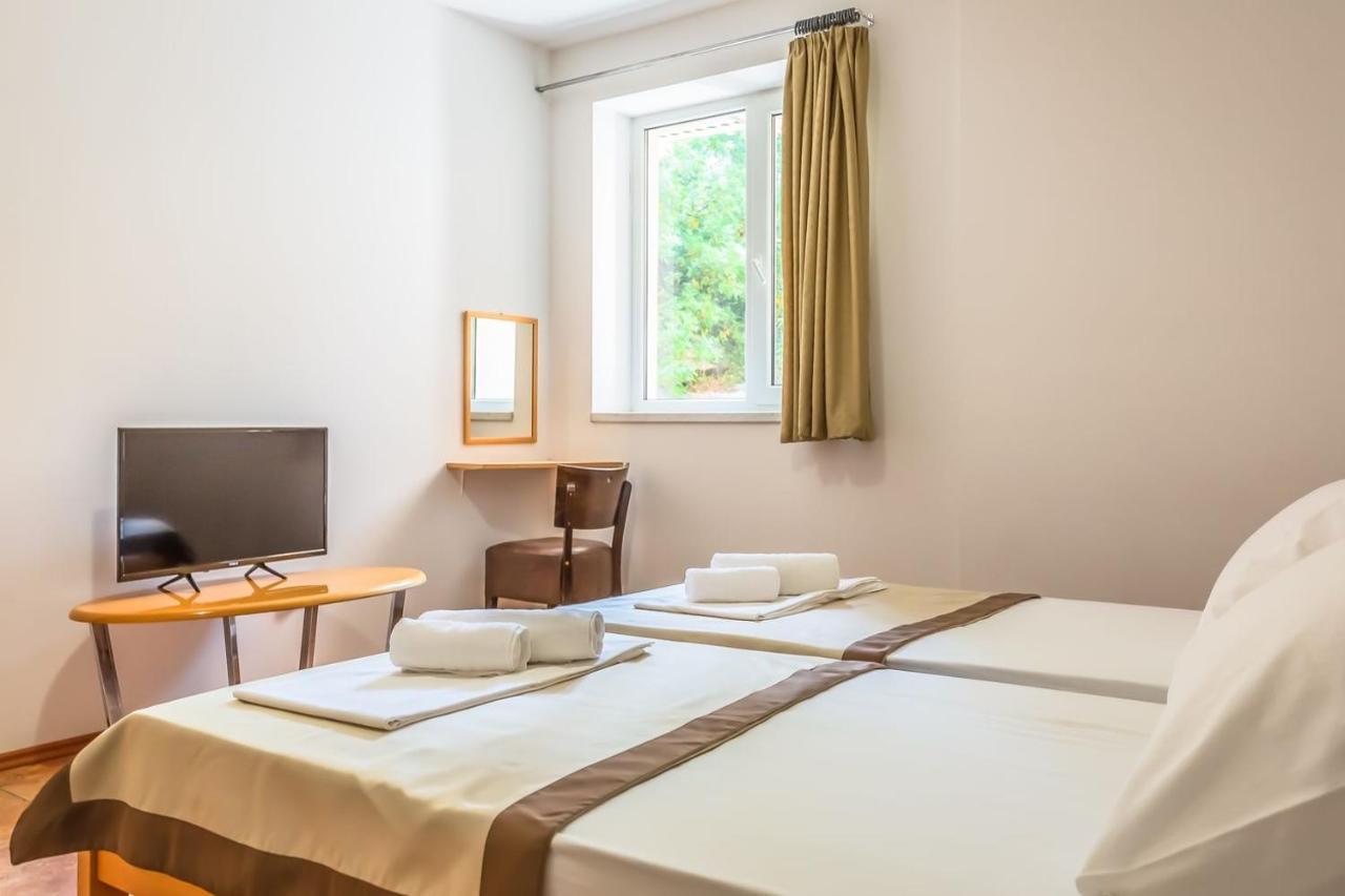 Motel Ljetni Raj Baška Voda エクステリア 写真