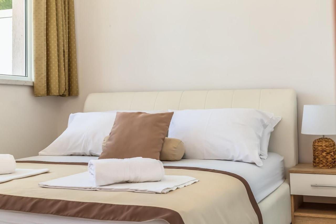 Motel Ljetni Raj Baška Voda エクステリア 写真