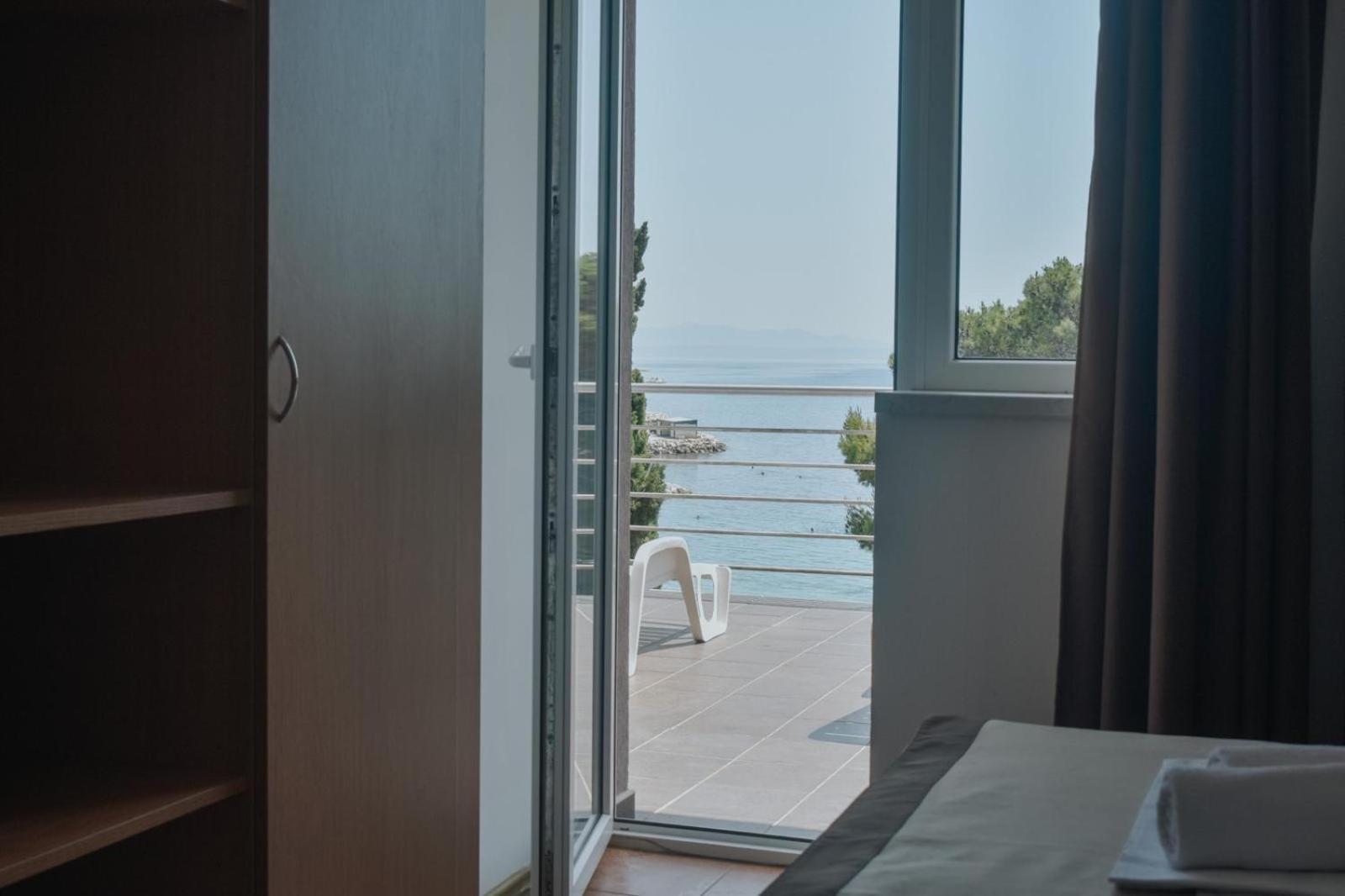 Motel Ljetni Raj Baška Voda エクステリア 写真