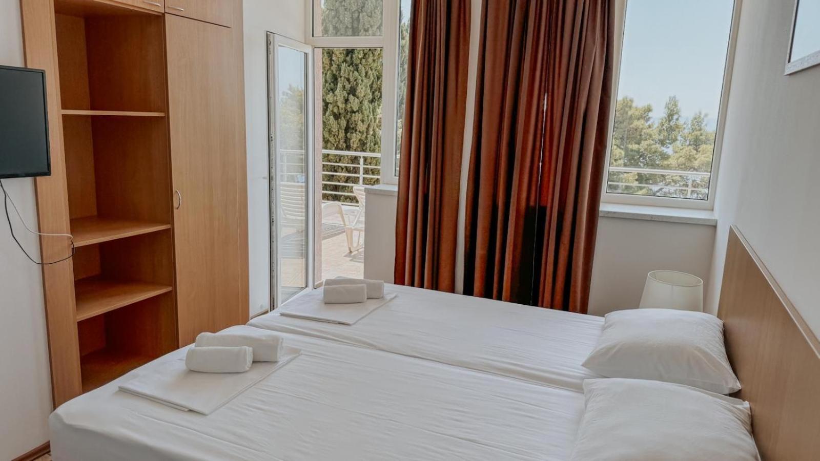 Motel Ljetni Raj Baška Voda エクステリア 写真
