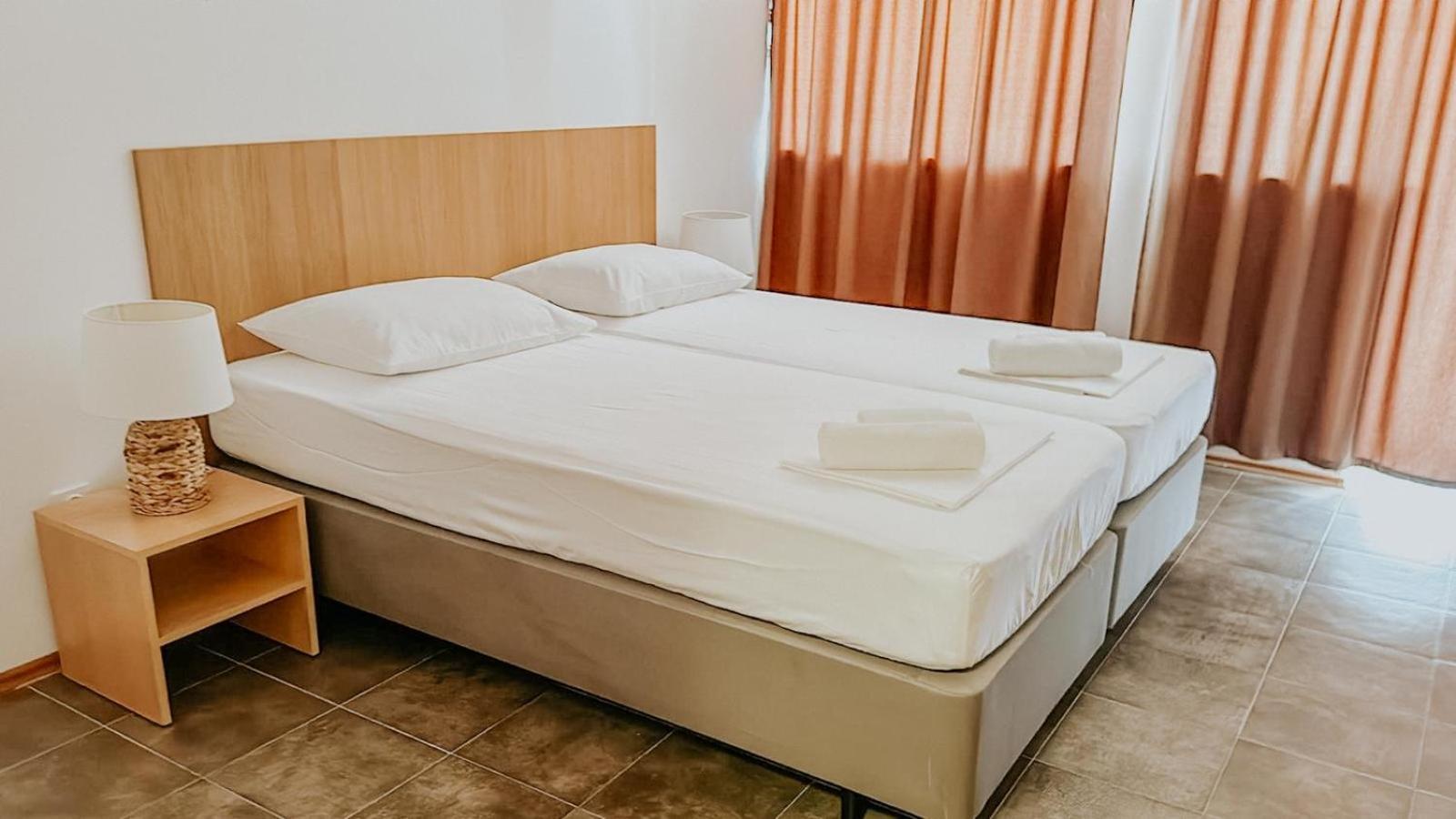 Motel Ljetni Raj Baška Voda エクステリア 写真